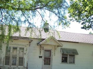 111 E Sycamore St, Columbus, KS 66725