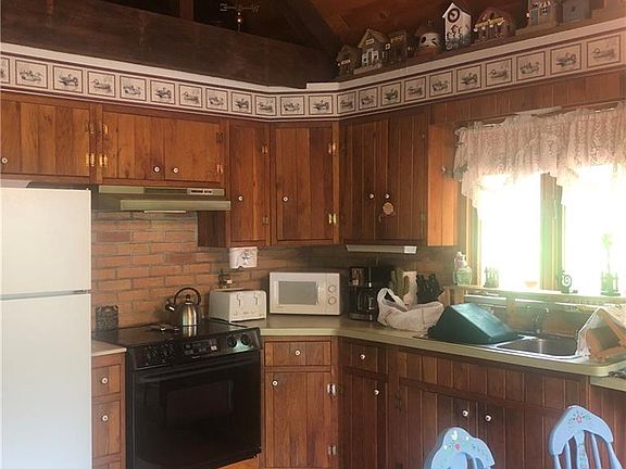 4th image of 20 Meadowlark Ln