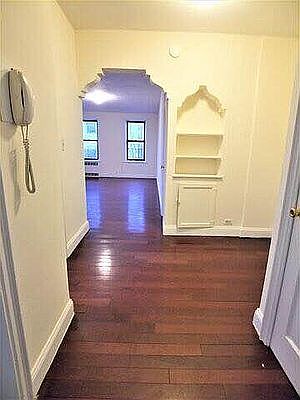 2nd image of 612 Academy St #6