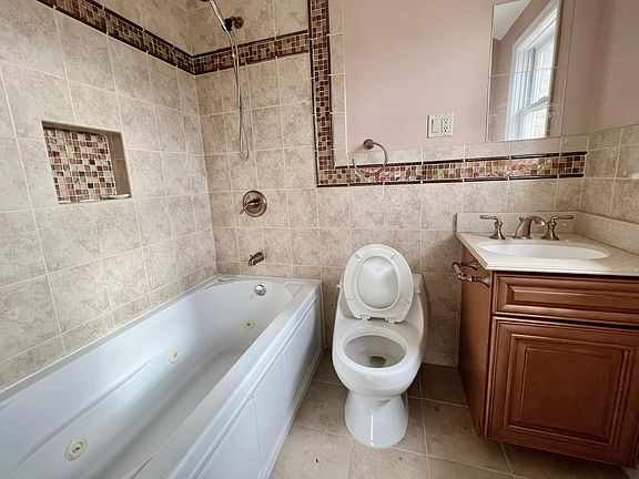 3rd image of 258A Longstreet Ave Floor 3