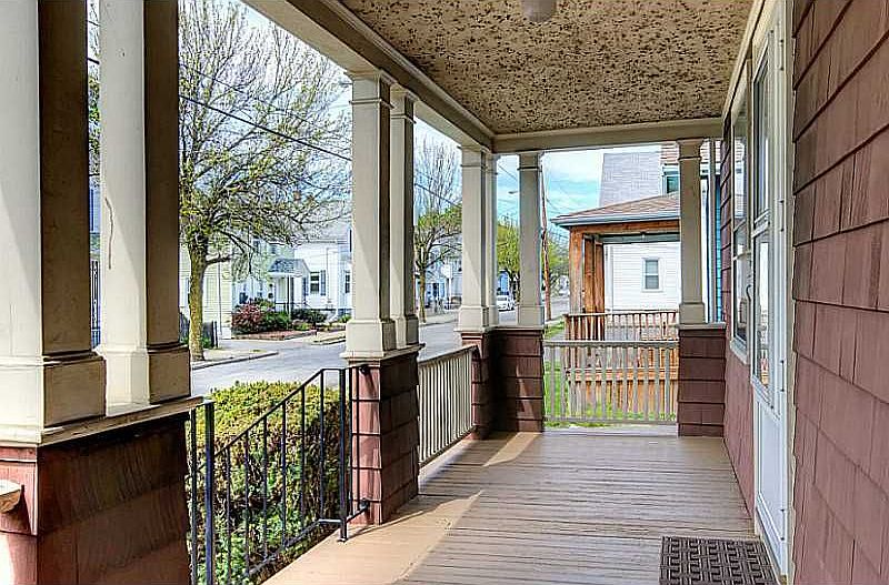 2nd image of 49 Summit St