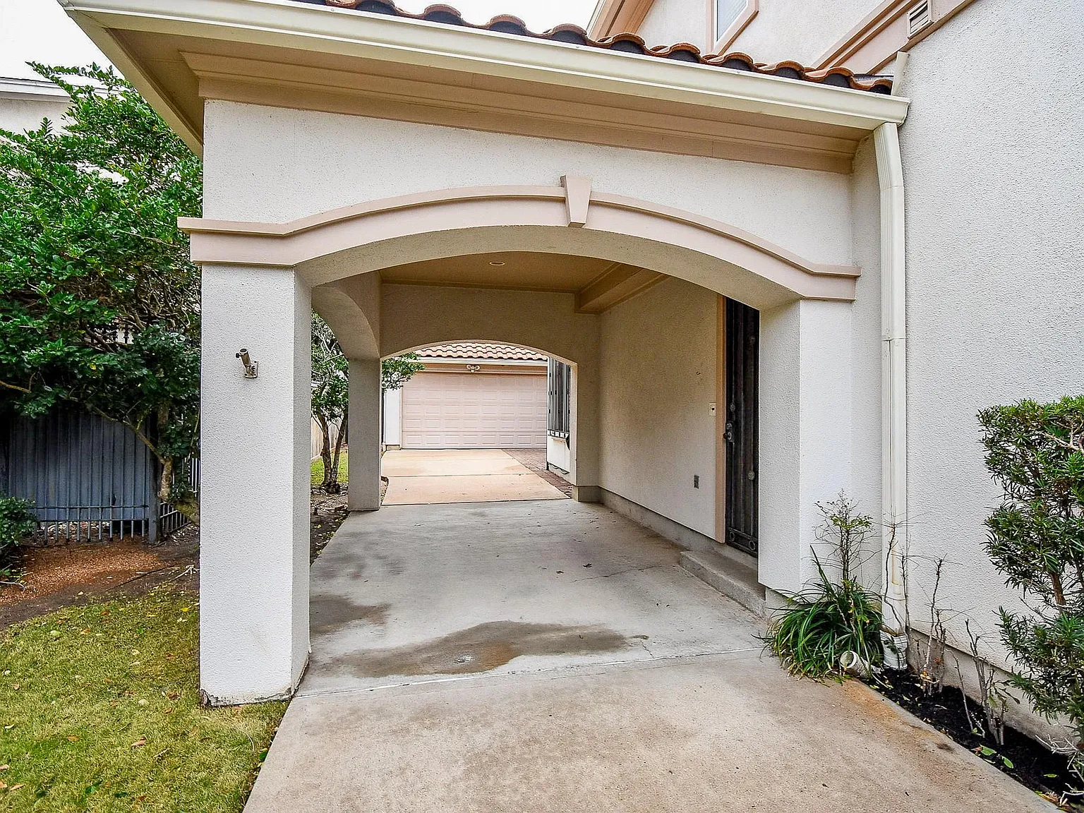 4 bed, 3.5 bath, 4345 sqft, $4,775 — Photo 2