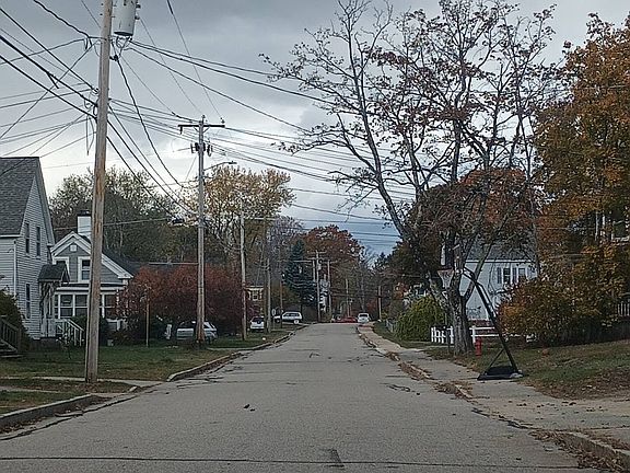 4th image of 16 Abbott St