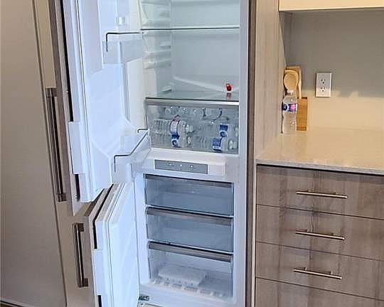 5th image of 330 Richmond St W #1911