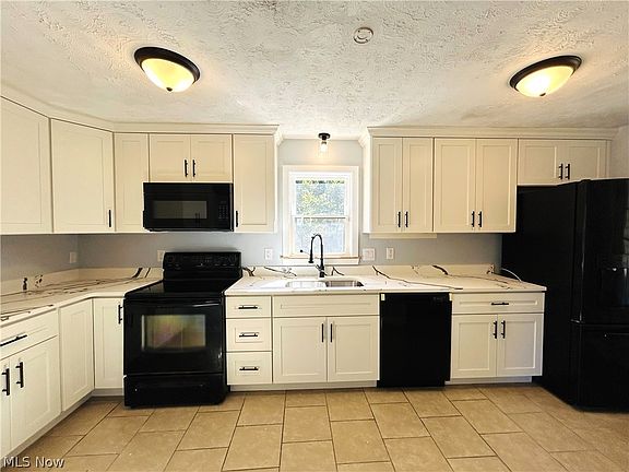 4th image of 1384 Kings Creek Rd