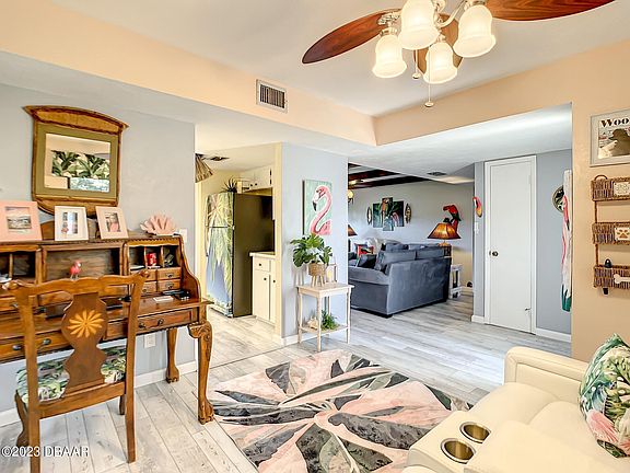 3rd image of 129 Golden Eye Dr APT A