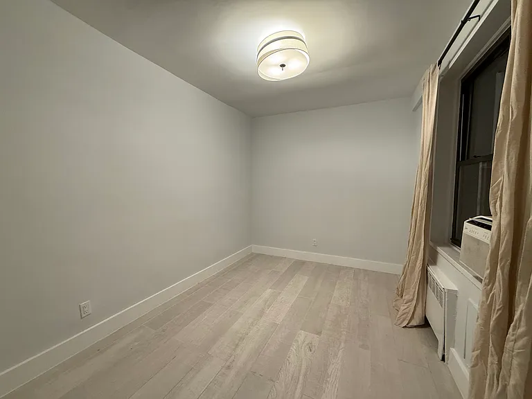 425 E 75th St #1E — Photo 10