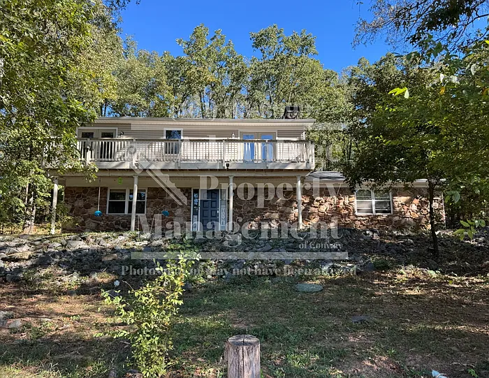 36 Greenbrier Ln