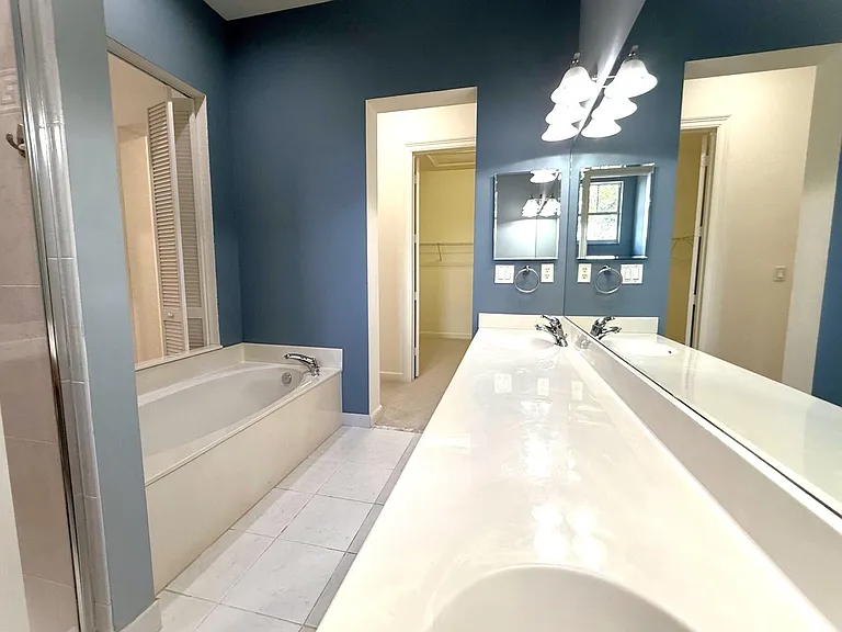 685 Pacific Grove Dr #2 — Photo 15
