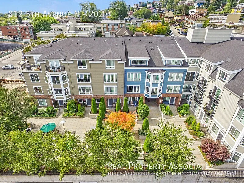 Lower Queen Anne Condo — Photo 1