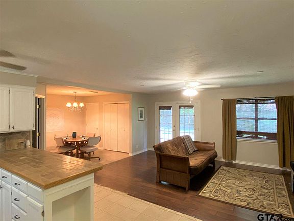 4th image of 310 Hillcreek Dr