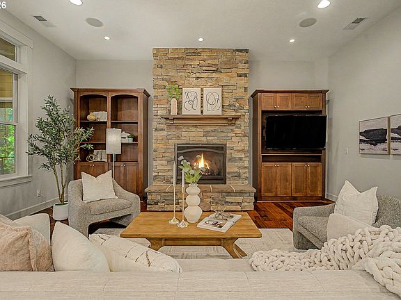 5th image of 3642 SE Durango Pl