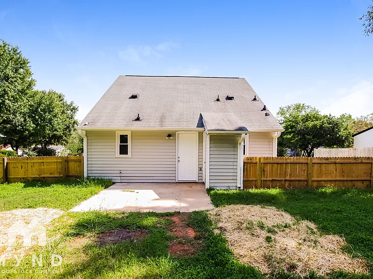 8401 Clear Meadow Ln — Photo 17
