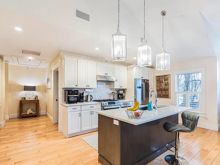 1 Franklin St #2C — Photo 12