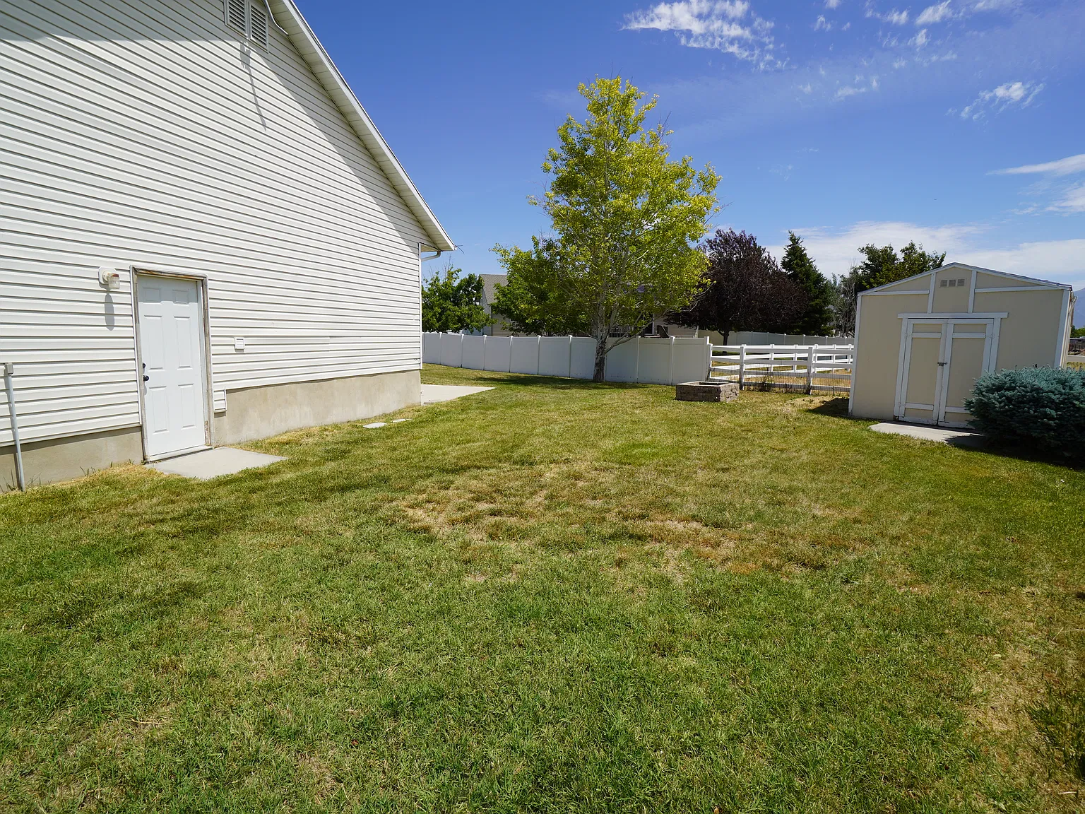 Lovely Syracuse home at 3870 W Rungsted Cir — Photo 3