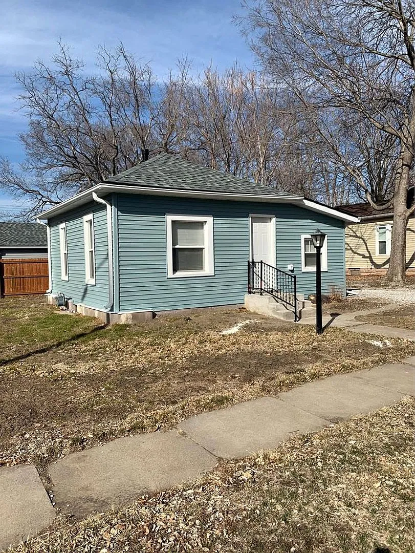 Building Photo - 1004 Peach St
