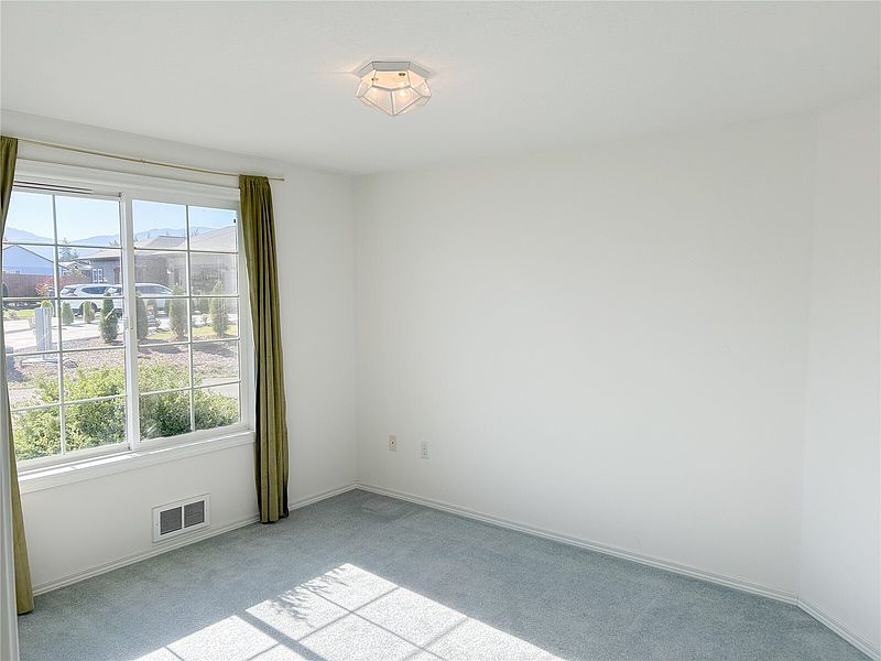 5th image of 62 Heron Way #17B