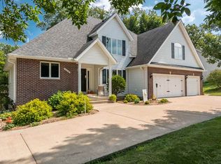 1627 Whitetail Dr, Port Byron, IL 61275