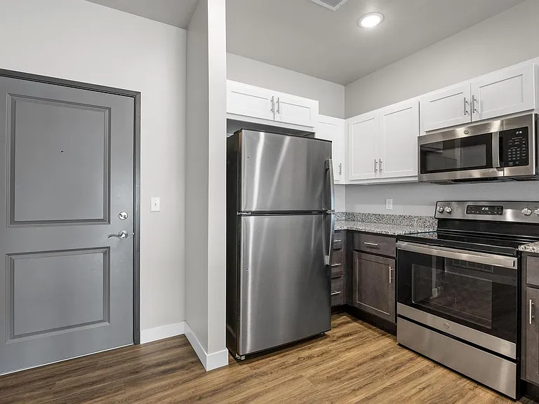 255 Robins Rd — Photo 13