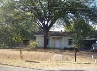 403 Arledge Ave, Bonham, TX 75418