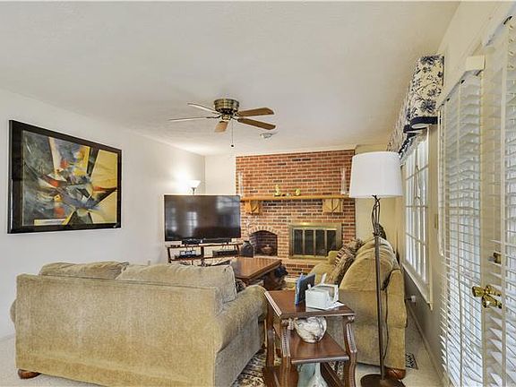 3rd image of 8307 Frosty Ct