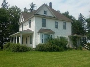 1581 Mallard Ave, Hampton, IA 50441