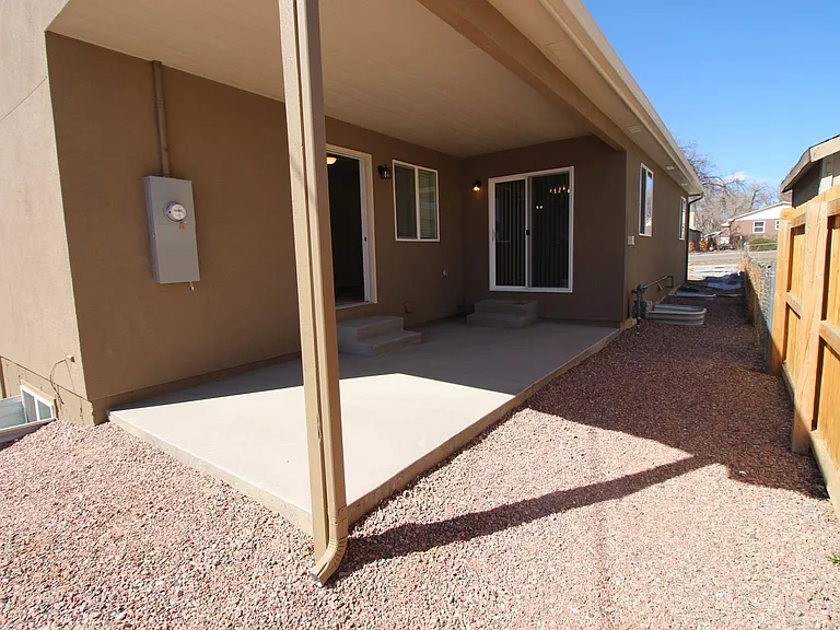 943 E Moreno Ave — Photo 23