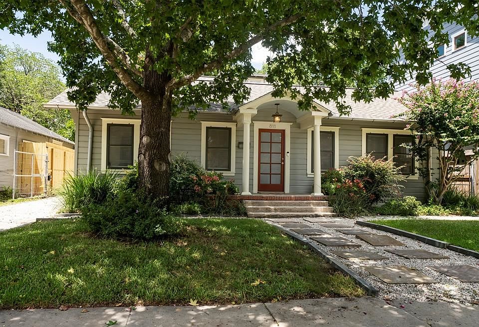 1st image of 811 Redan St
