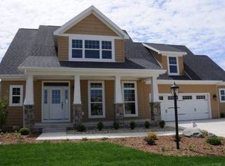 2737 Stone Creek Blvd, Urbana, IL 61802