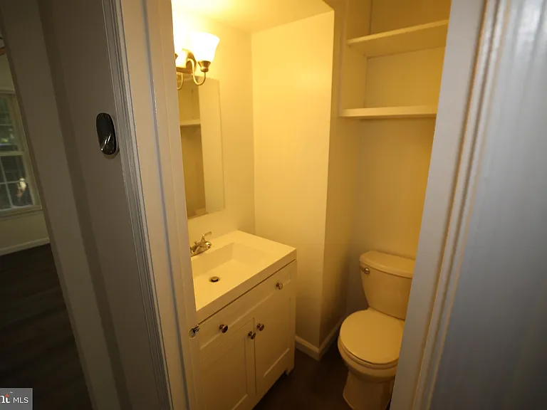 2400 Ansdel Ct — Photo 15