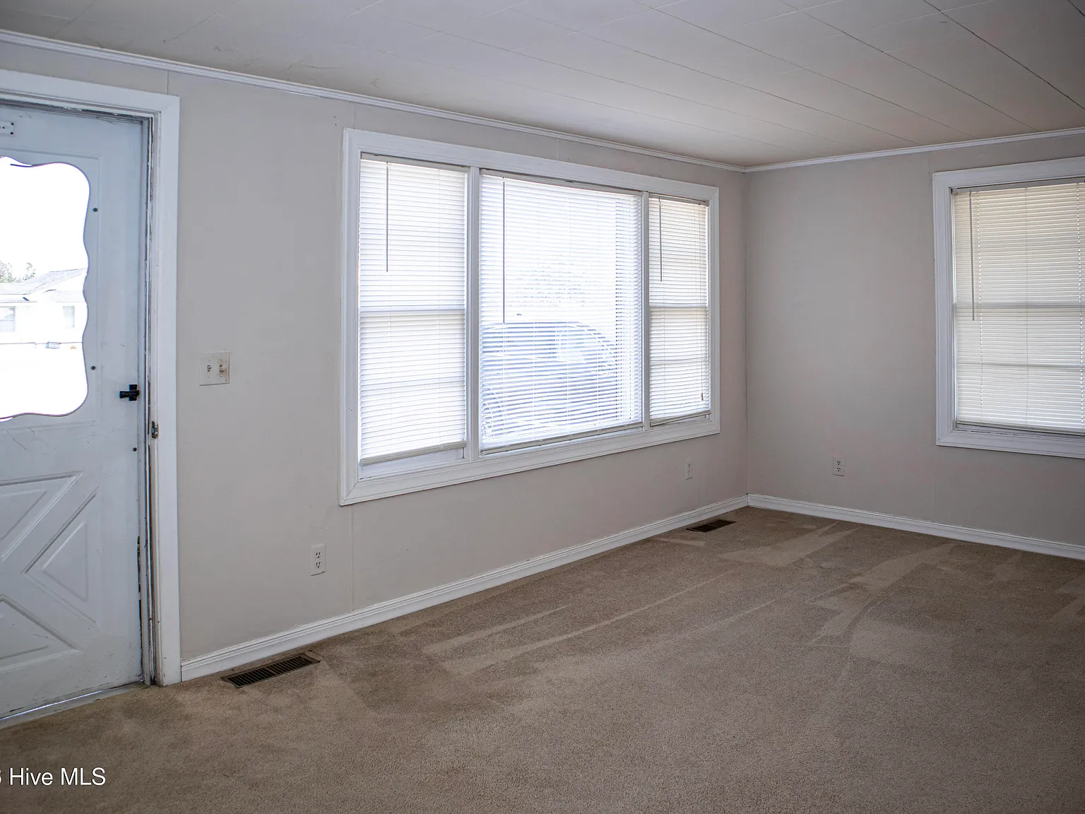 2 bed, 1.0 bath, 760 sqft, $1,000 — Photo 3