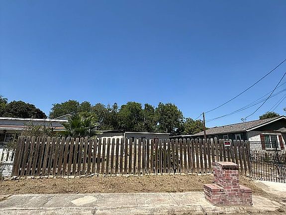 4th image of 6439 Marcum Dr