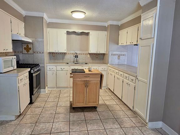 5th image of 107 Tyler Dr