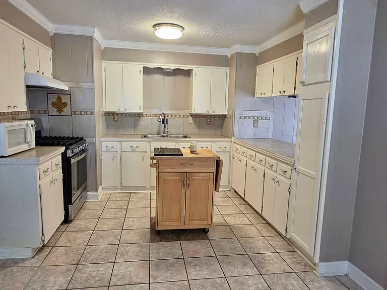 107 Tyler Dr — Photo 5
