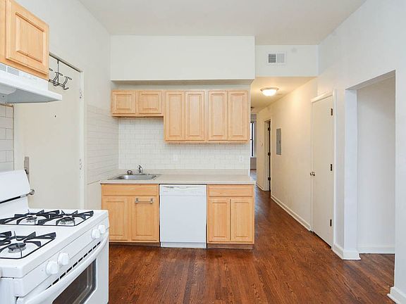 4th image of 4408 N Hazel St Unit 4