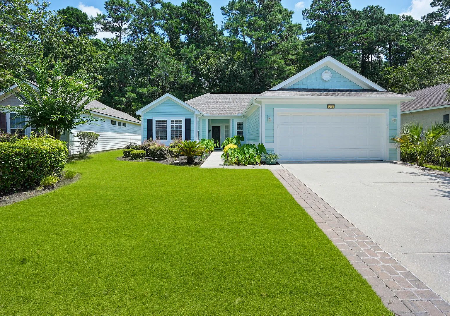 "Charming 2-Bedroom Retreat with 2 Full Baths with Den in Sun City 211 Hampton Circle" — Photo 1
