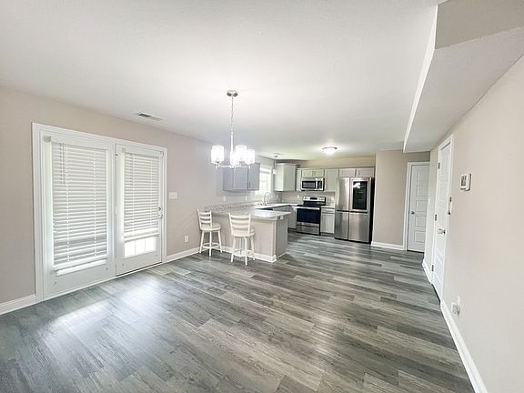 5th image of 1066 Whitney Dr