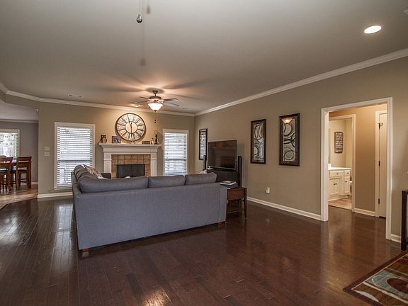 4th image of 9241 Wilhite Ave