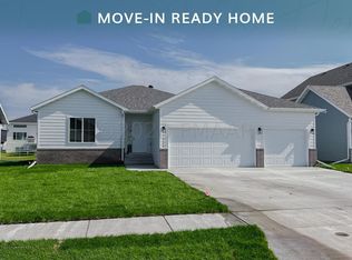 7264 29th St S, Fargo, ND