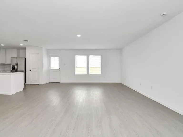1507 Windrose Bnd — Photo 4