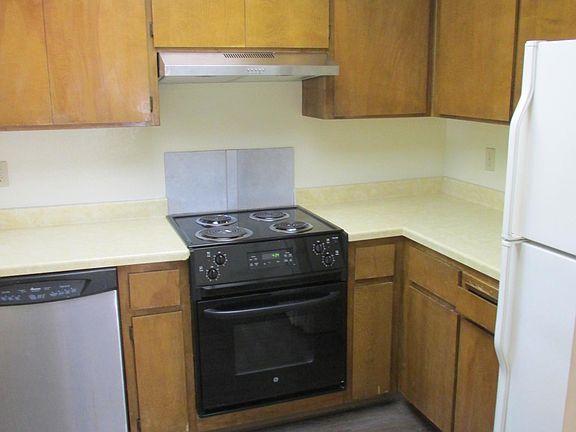 Part of the kitchen, sink/window off image to the left