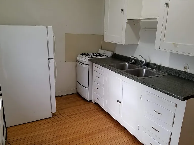 670 Short St #2 — Photo 6
