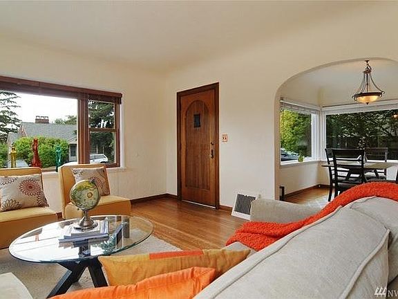 Main entrance into living room