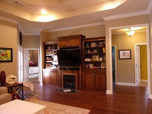 5th image of 111 Deanna Dr