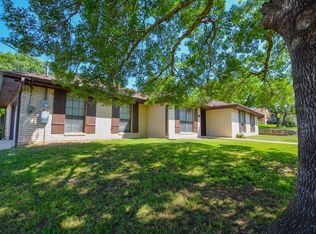 102 Skyview Dr, Kerrville, TX 78028