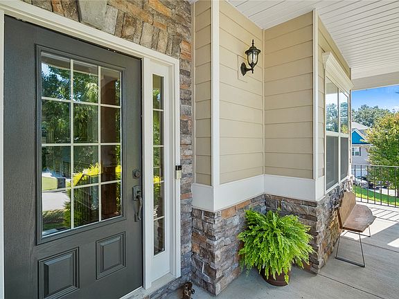 4th image of 122 Jones Creek Cir
