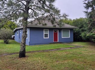 494 Hemlock St, Florence, OR 97439