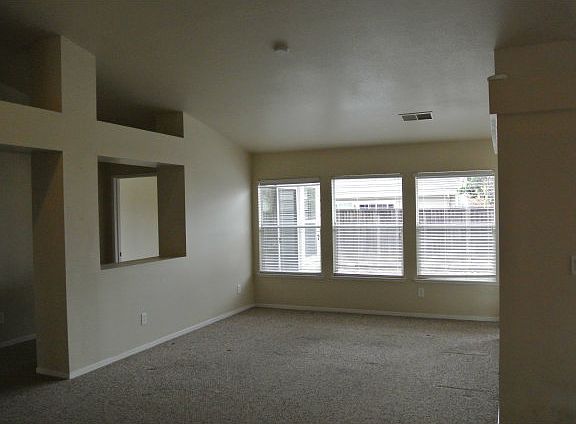 3rd image of 870 Versailles Dr