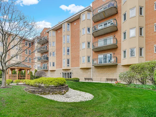 100 W Roosevelt Ave Unit 510, Bensenville, IL 60106