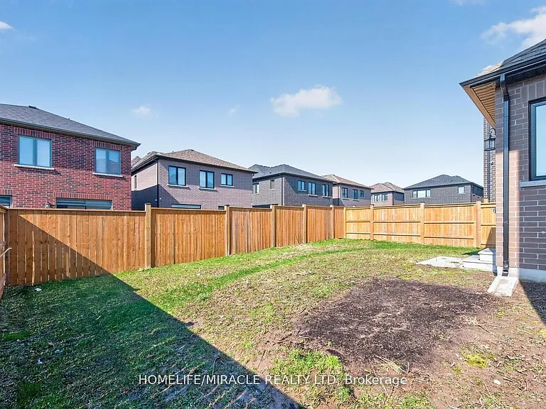 1032 Edinburgh Dr — Photo 48